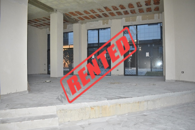 Store for rent near Dry Lake, very close to the Tirana&ndash;Elbasan highway, in Tirana, Albania.
I
